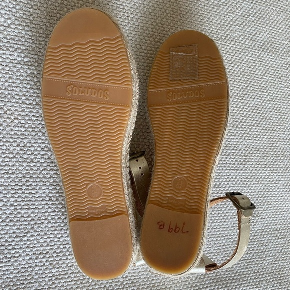 NWOT SOLUDOS Cadiz Gold Metallic Leather Platform Sandals, Ankle Strap, Size 8.5 - Picture 4 of 6